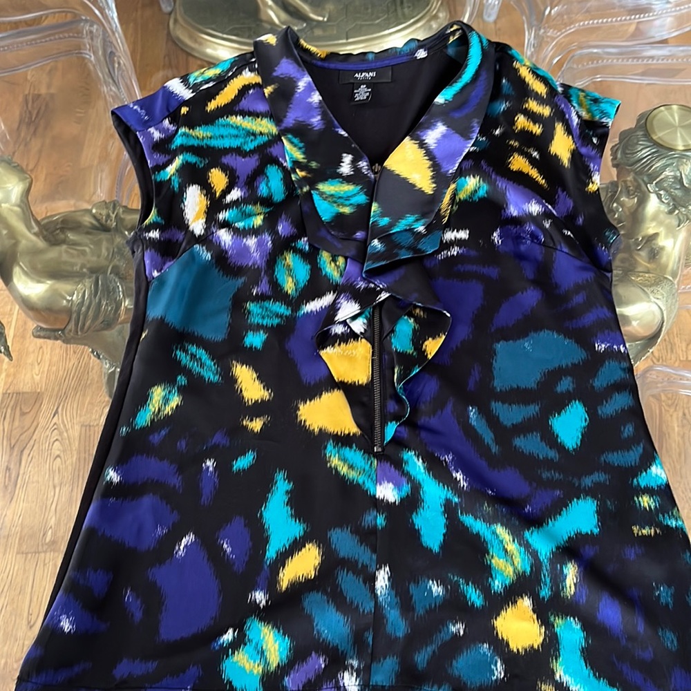 Alfani Silky soft top